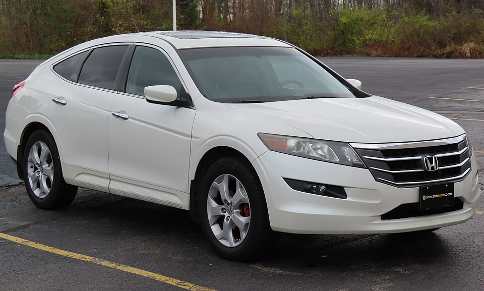 Honda Crosstour — representative photograph of this model family; generation, year and trim may differ.