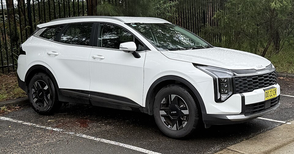 Kia Sportage — representative photograph of this model family; generation, year and trim may differ.
