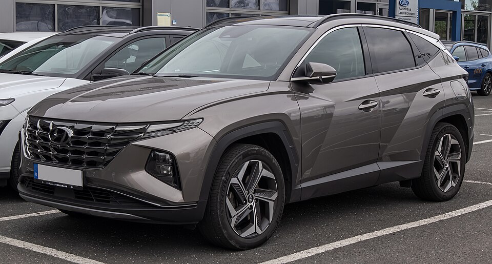 Hyundai Tucson — representative photograph of this model family; generation, year and trim may differ.