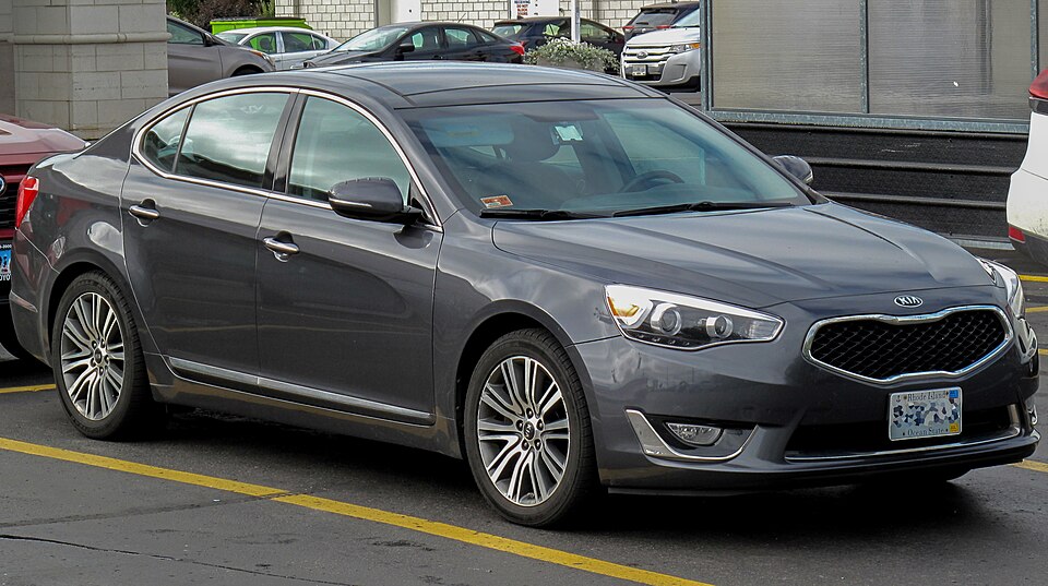 Kia Cadenza/K7 — representative photograph of this model family; generation, year and trim may differ.