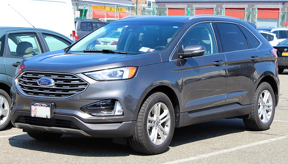 Ford Edge — representative photograph of this model family; generation, year and trim may differ.