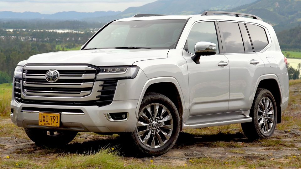 Toyota Land Cruiser — representative photograph of this model family; generation, year and trim may differ.