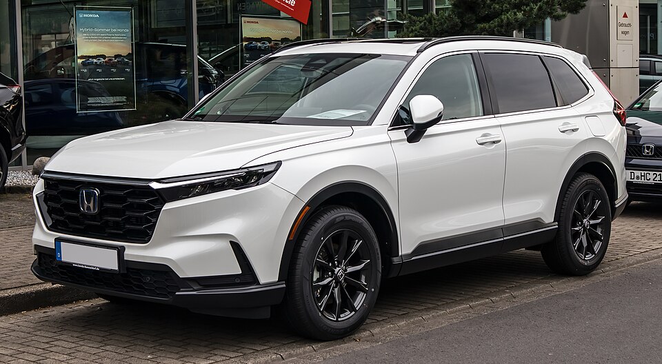 Honda CR-V — representative photograph of this model family; generation, year and trim may differ.